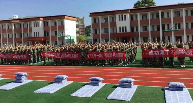 怀宁中专学校2019级新生军训结营仪式成功举行