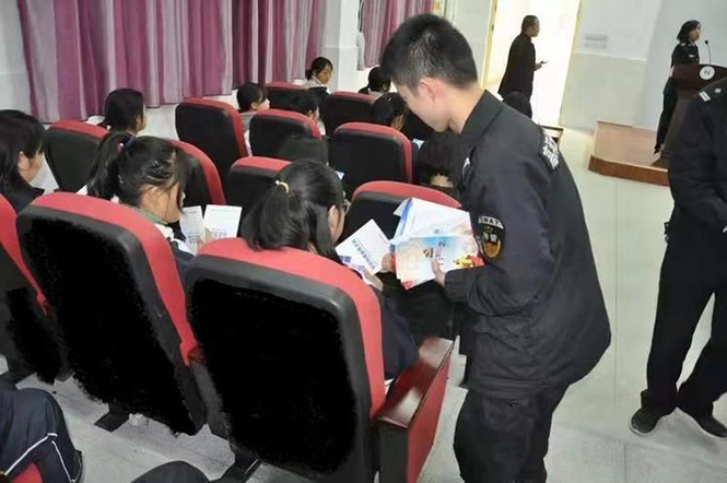 怀宁县公安局高河分局到怀宁县中等专业学校开展法制讲座