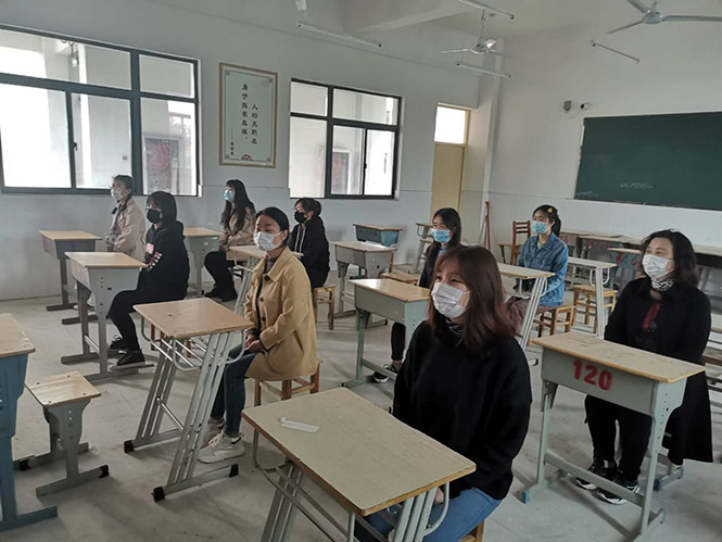 县中专学校组织开展疫情防控培训和开学安全演练