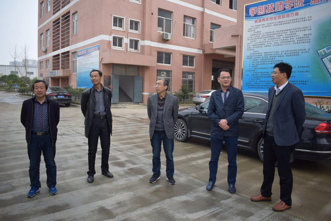 怀宁县中专学校赴桐城市职业学校考察学习