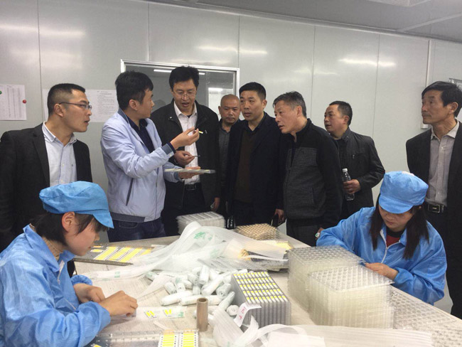 县中专学校赴县工业园区调研考察