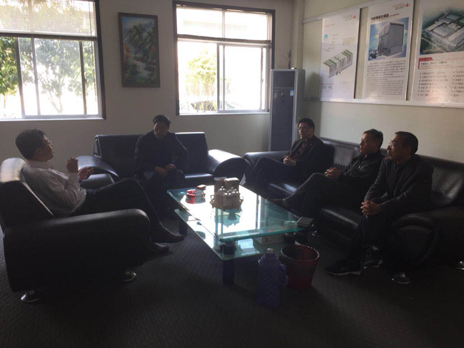 县中专学校赴县工业园区调研考察