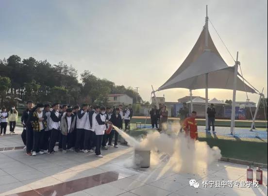 关注消防 生命至上 怀宁中等专业学校消防安全应急疏散演练