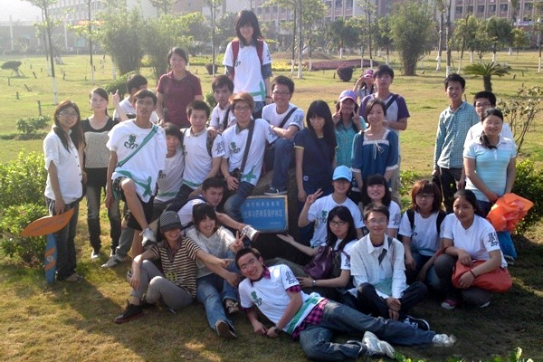 校园文化建设红红火火　班级集体活动多姿多彩