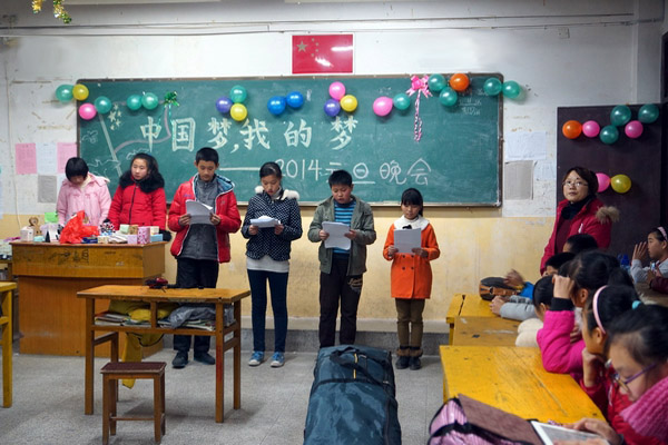 校园文化建设红红火火　班级集体活动多姿多彩