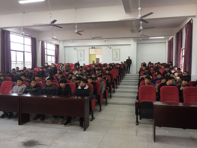 “黄梅戏进校园”活动走进县职业技术学校