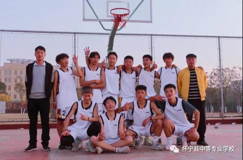 张扬青春 逐梦球场 怀宁县中等专业学校参加怀宁县中学生篮球比赛完美收官