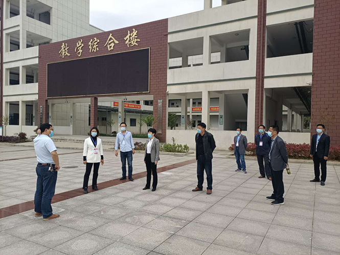 占娜副县长率队赴县中专学校