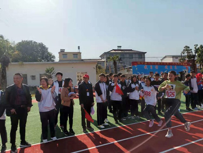 奏响青春赞歌，尽显少年芳华——记怀宁县中专学校第一届田径运动会