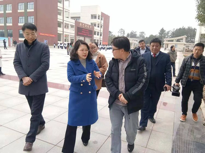 县经开区校企对接会在怀宁中专学校举行