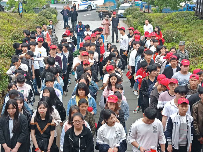 怀宁中专学校开展“同心同行，携手筑梦”寻梦徽州研学旅活动