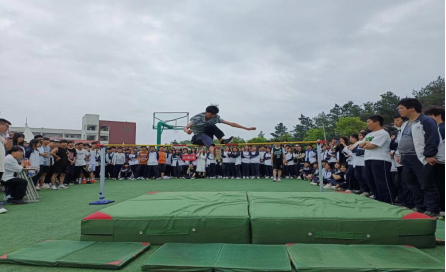 怀宁县中等专业学校第三届田径运动会胜利闭幕