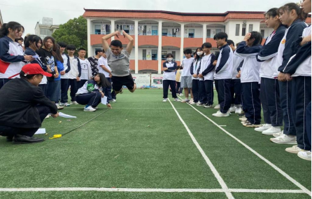 怀宁县中等专业学校第三届田径运动会胜利闭幕