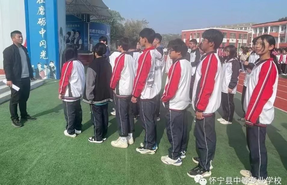 防踩踏，筑安全——怀宁县中等专业学校举行防踩踏应急演练