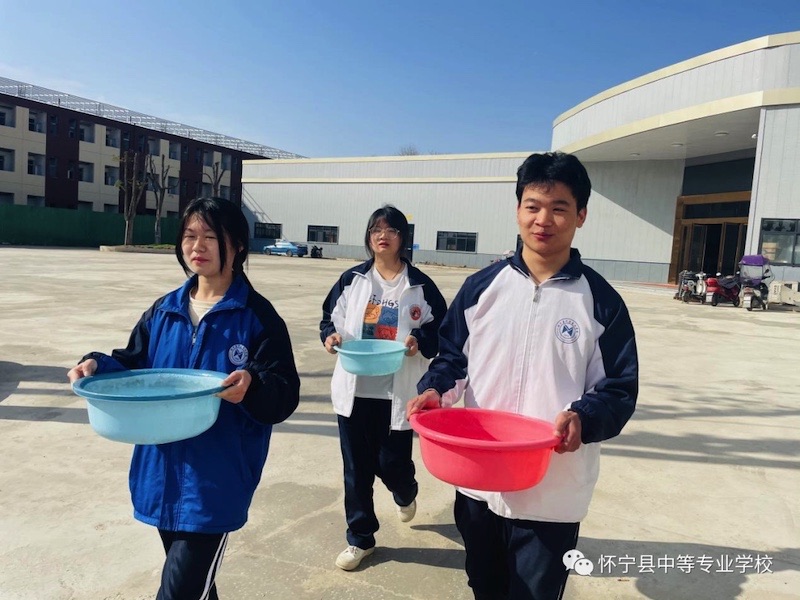 齐心添绿，关爱自然——怀宁县中等专业学校开展植树节主题活动