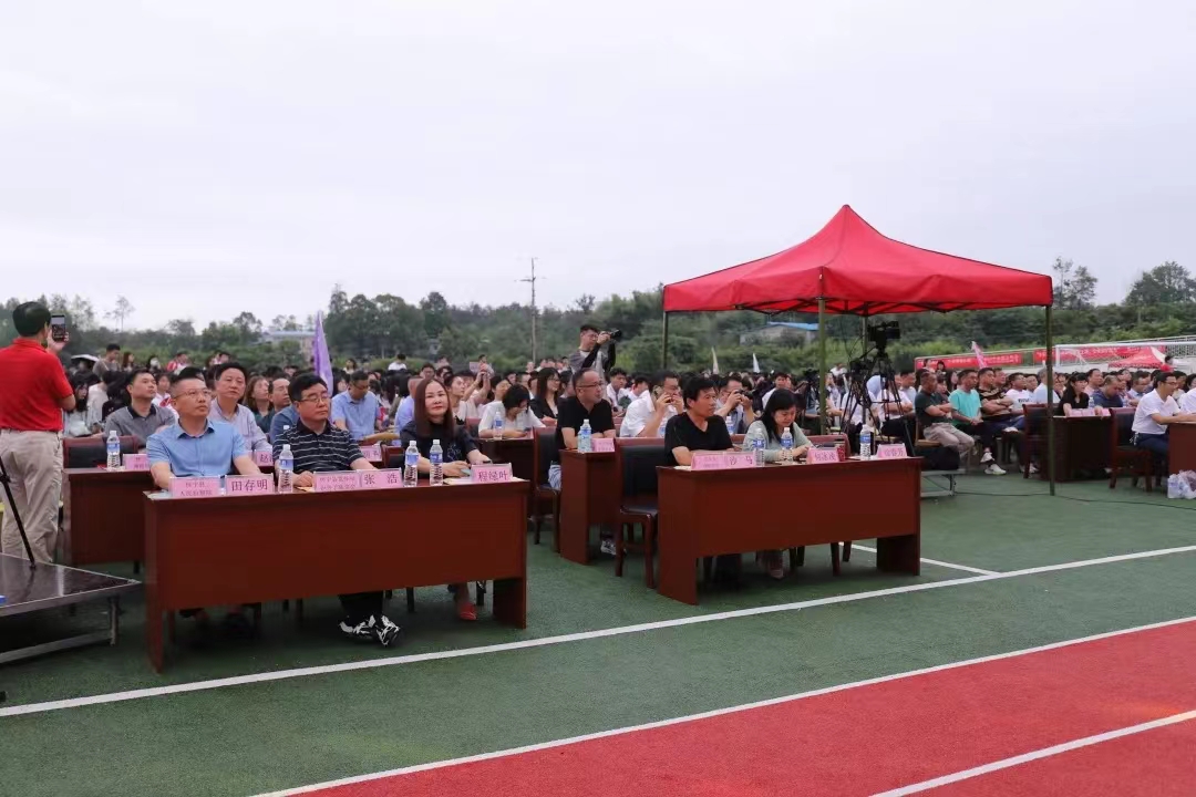 怀宁县中等专业学校成功举办“火红的六月”第二届诗歌节