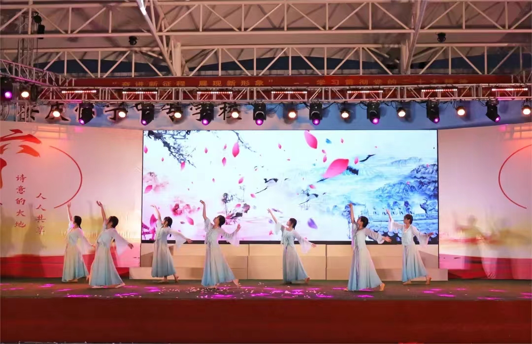 怀宁县中等专业学校成功举办“火红的六月”第二届诗歌节