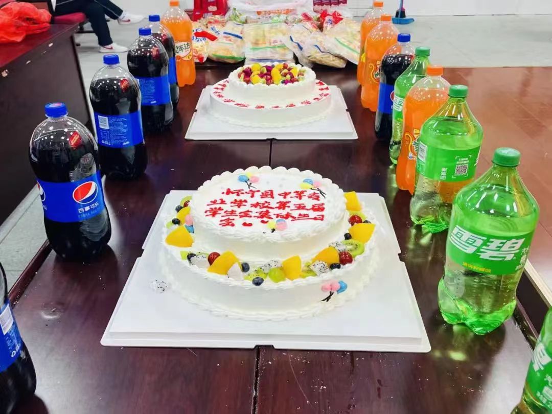 “团”心聚力，共度韶华——怀宁县中等专业学校第五届学生会集体生日会