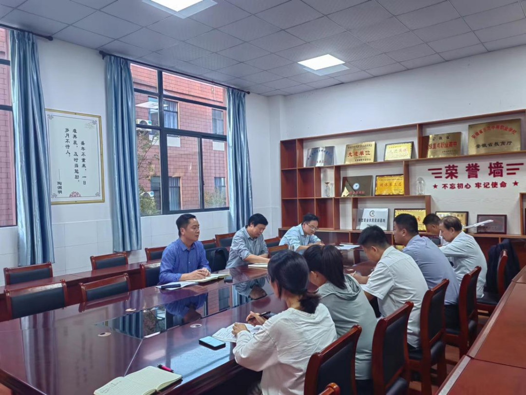 专家引领，助力成长——全国模范教师吴飞莅临我校指导工作