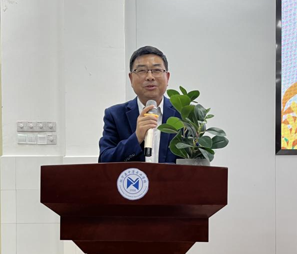 促进自我管理 诠释青春担当——我校政教处召开班干部代表会议