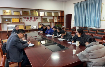 严把食品安全关，守好师生“盘中餐”——怀宁县中等专业学校召开食品安全 月调度会、食品安全培训会