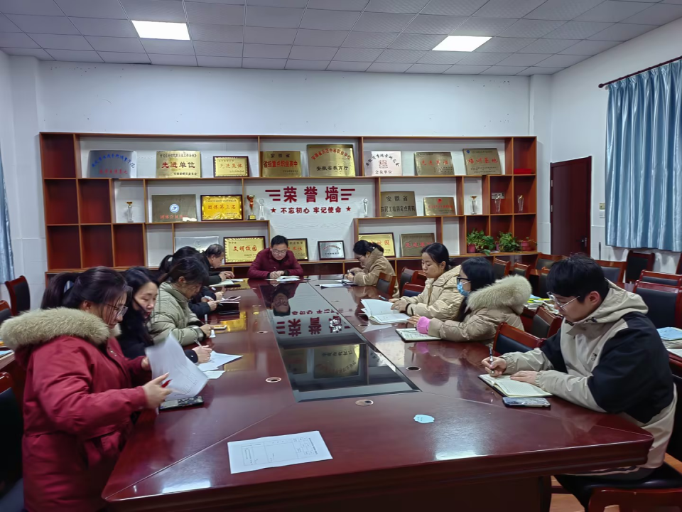 扎实推进业务检查，切实提高教学质量——怀宁县中等专业学校教师期末业务检查