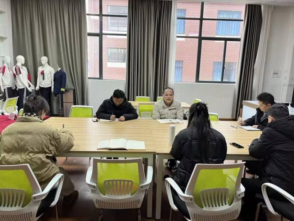 开学啦！让我们一同开启中专学子“热辣滚烫”的新学期