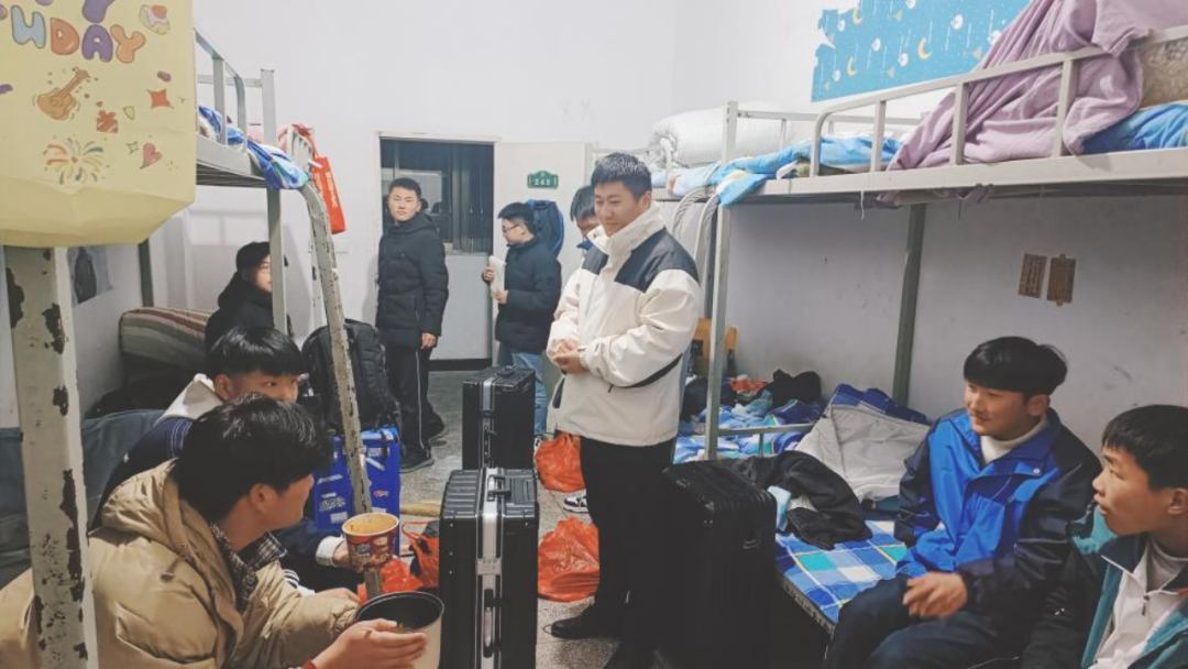 开学啦！让我们一同开启中专学子“热辣滚烫”的新学期