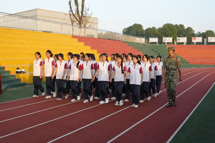 不一样的九月｜以第一视角，沉浸式感受中专生活